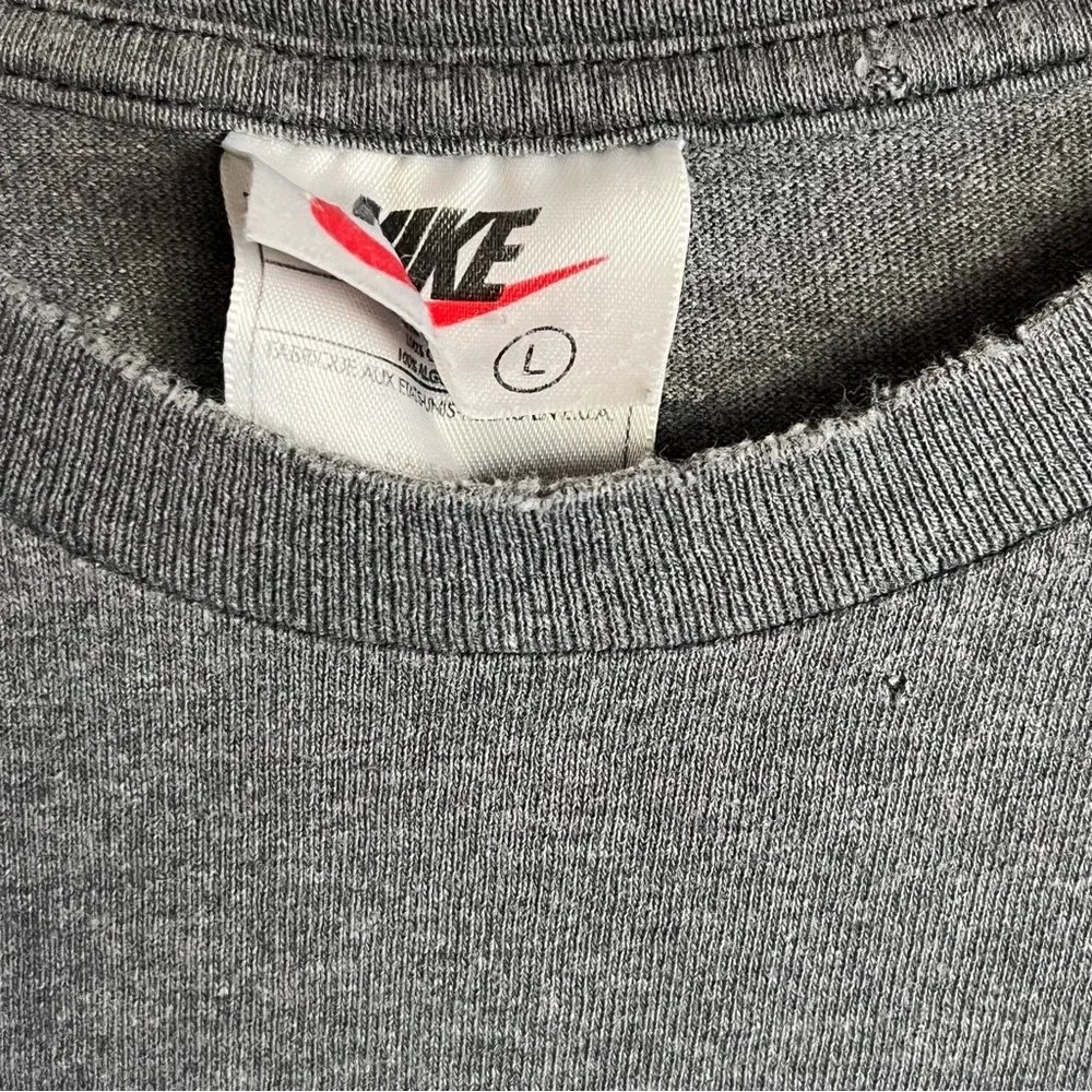 Nike Brand Short Sleeve T-Shirt 90’s Vintage Gray with White‎ Nike Size Large - Picture 5 of 7